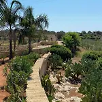 Maccamo Villa